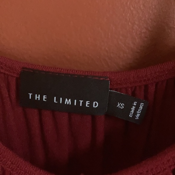 LIKE NEW! The Limited Tank - Picture 8 of 9